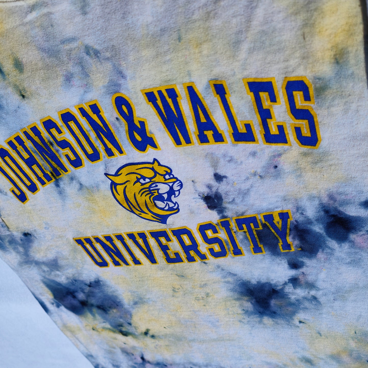 Champion Johnson & Wales University Tie-Dye Tee - MEDIUM